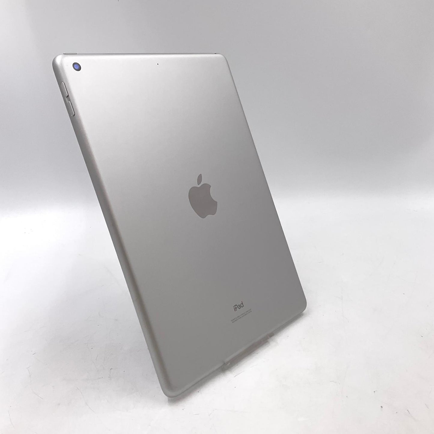【全額返金保証】【最速発送】Apple iPad iPad 10.2インチ 第7世代 32GB シルバー Wi-Fi 美品 動作確認済