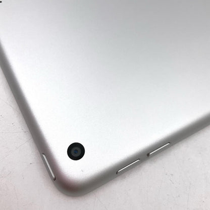 【全額返金保証】【最速発送】Apple iPad iPad 10.2インチ 第7世代 32GB シルバー Wi-Fi 美品 動作確認済