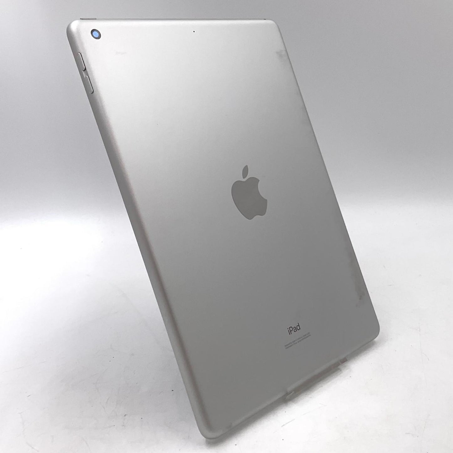 【全額返金保証】【最速発送】Apple iPad iPad 10.2インチ 第7世代 32GB シルバー Wi-Fi 美品 動作確認済