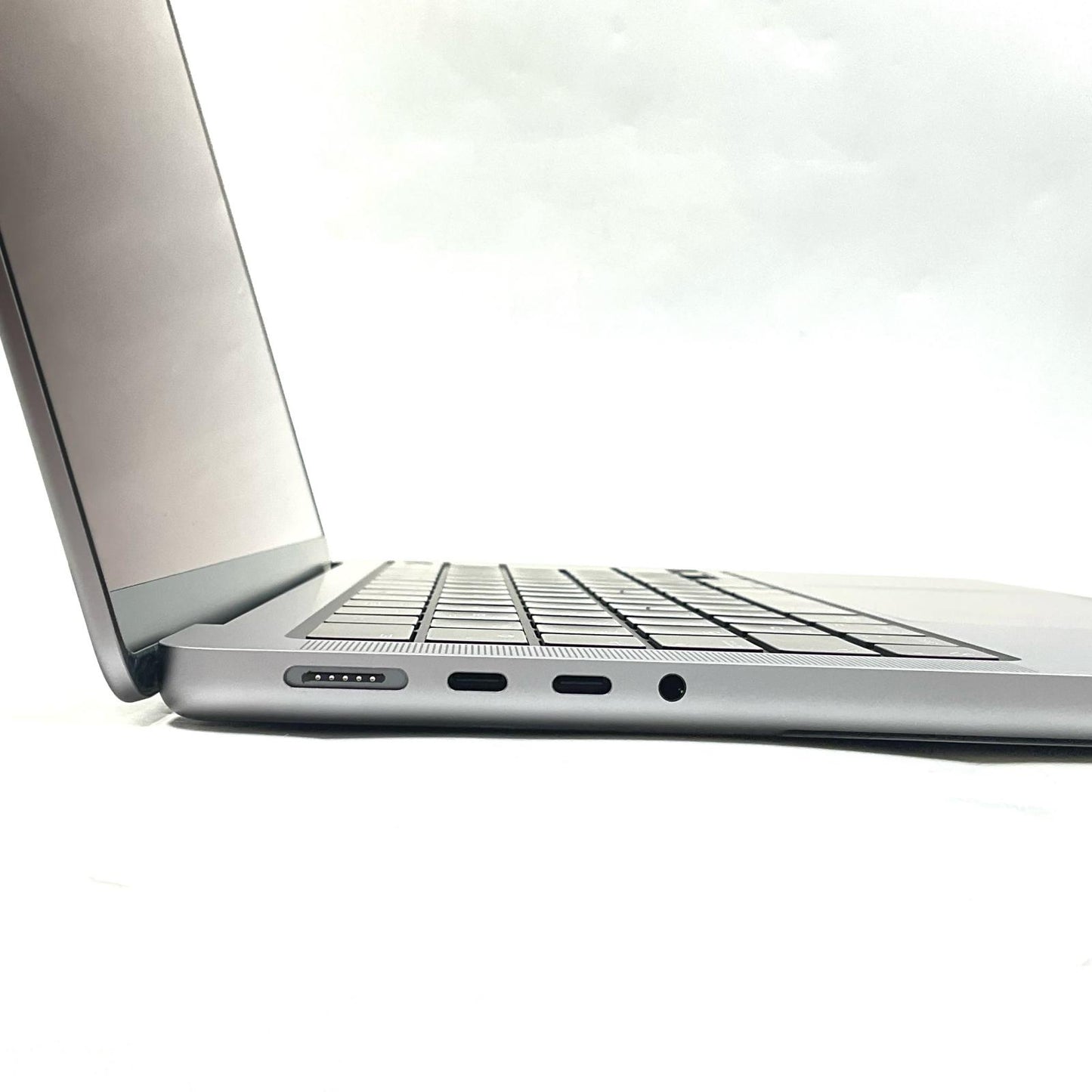【全額返金保証】【最速発送】Apple MacBook Pro 14インチ 2023 M3 8コア 8GB 512GB スペースグレイ 93% 美品 動作確認済