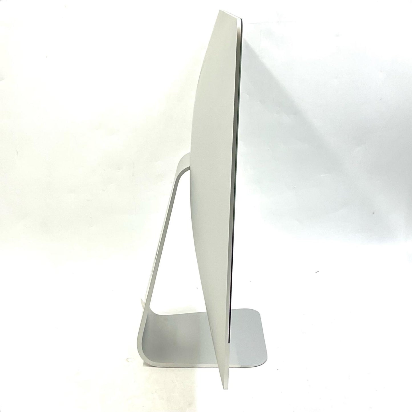 【全額返金保証】【最速発送】Apple iMac 21.5インチ intel core i5 8GB フュージョンドライブ 1TB シルバー 動作確認済