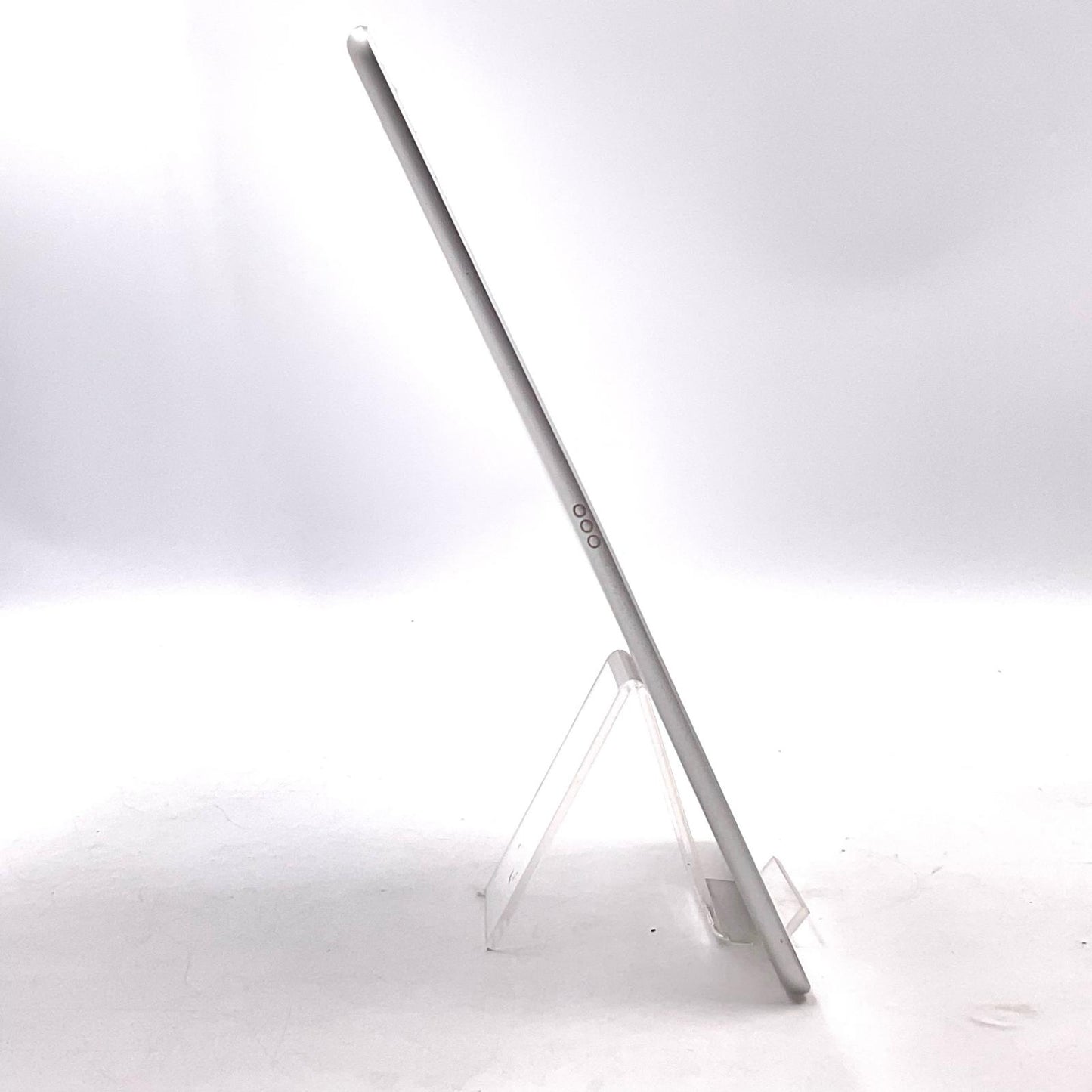 【最速発送】Apple iPad iPad Air 3 Wi-Fi+Cellular 64GB Silver docomo 白ロム【難有】
