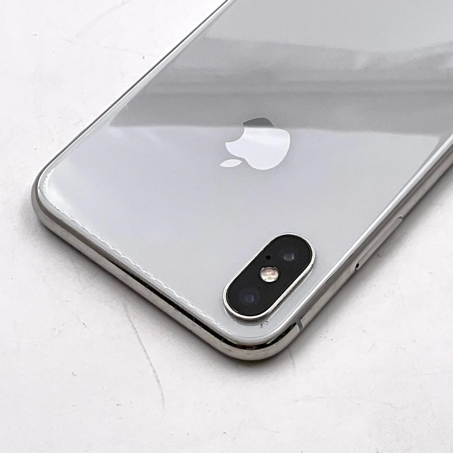 【全額返金保証】【最速発送】Apple iPhone iPhone X 256GB Silver docomo 白ロム 動作確認済 71%