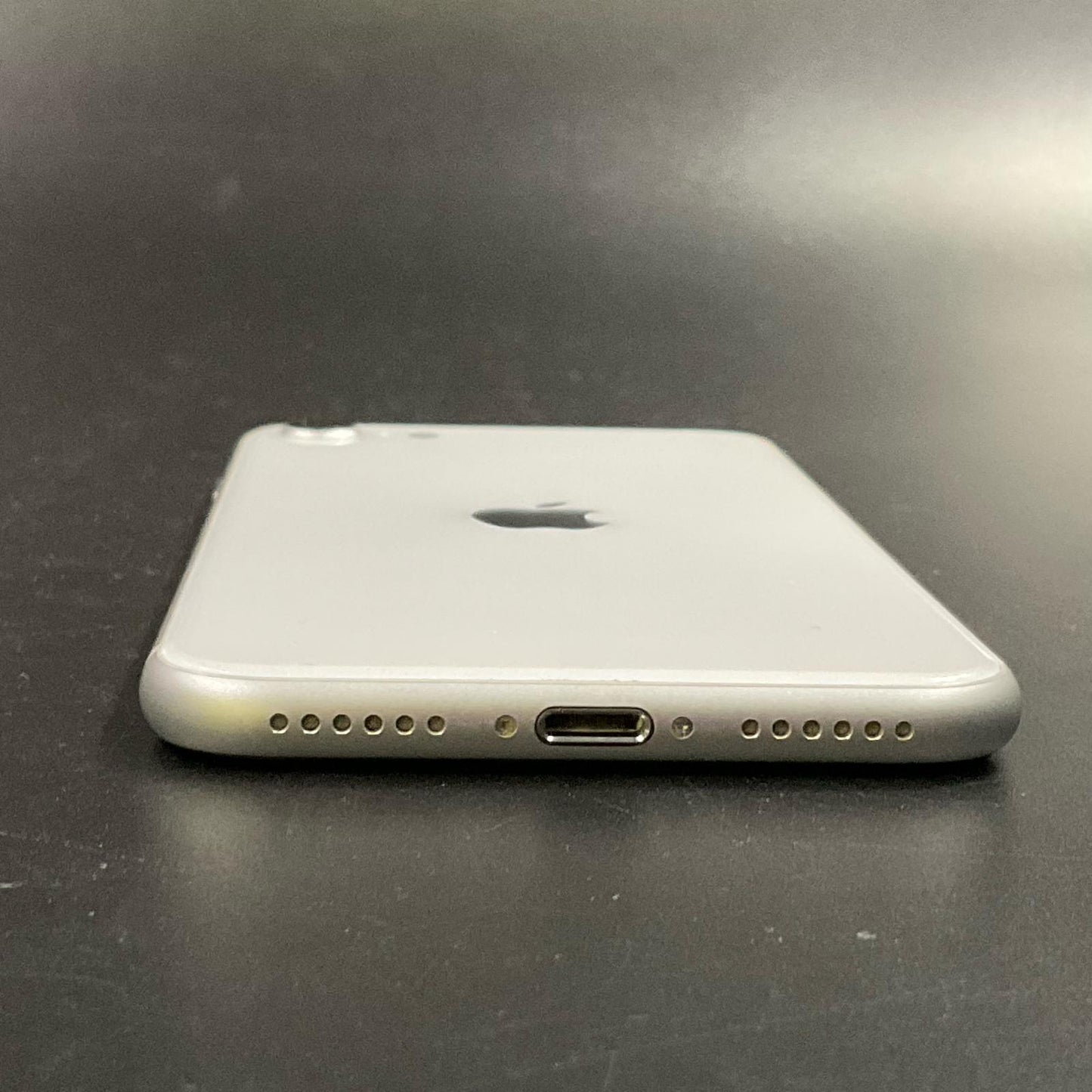 【全額返金保証】【最速発送】Apple iPhone iPhone SE（第2世代） 64GB ホワイト SIMフリー 白ロム 動作確認済 75%