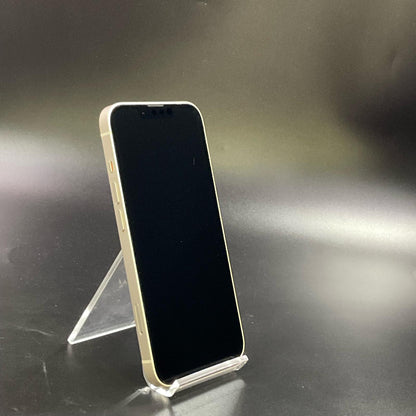 【全額返金保証】【最速発送】Apple iPhone iPhone 13 256GB スターライト docomo SIMフリー 白ロム 美品 動作確認済 81%