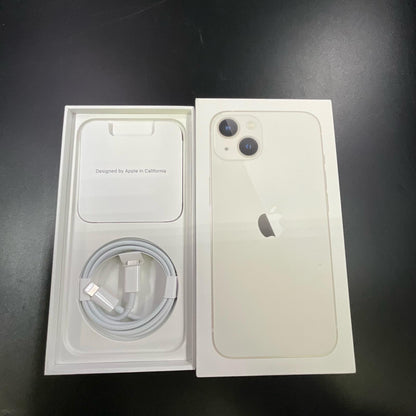 【全額返金保証】【最速発送】Apple iPhone iPhone 13 256GB スターライト docomo SIMフリー 白ロム 美品 動作確認済 81%