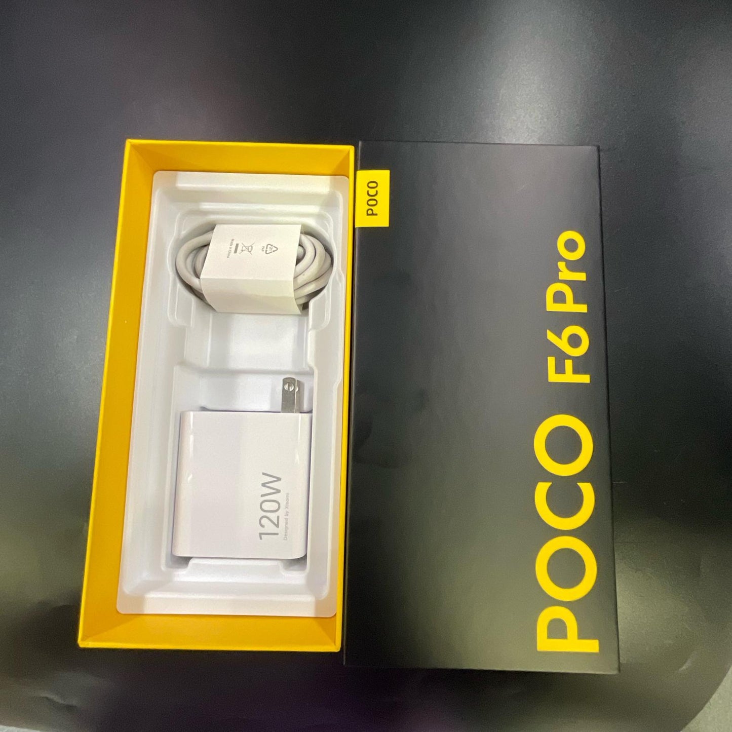 【全額返金保証】【最速発送】Xiaomi POCO F6 Pro 256GB ホワイト SIMフリー 23113RKC6G 白ロム 美品 動作確認済