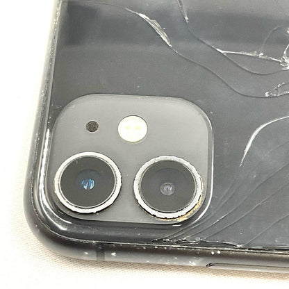 【最速発送】Apple iPhone iPhone 11 128GB ブラック au 白ロム【難有】 73%