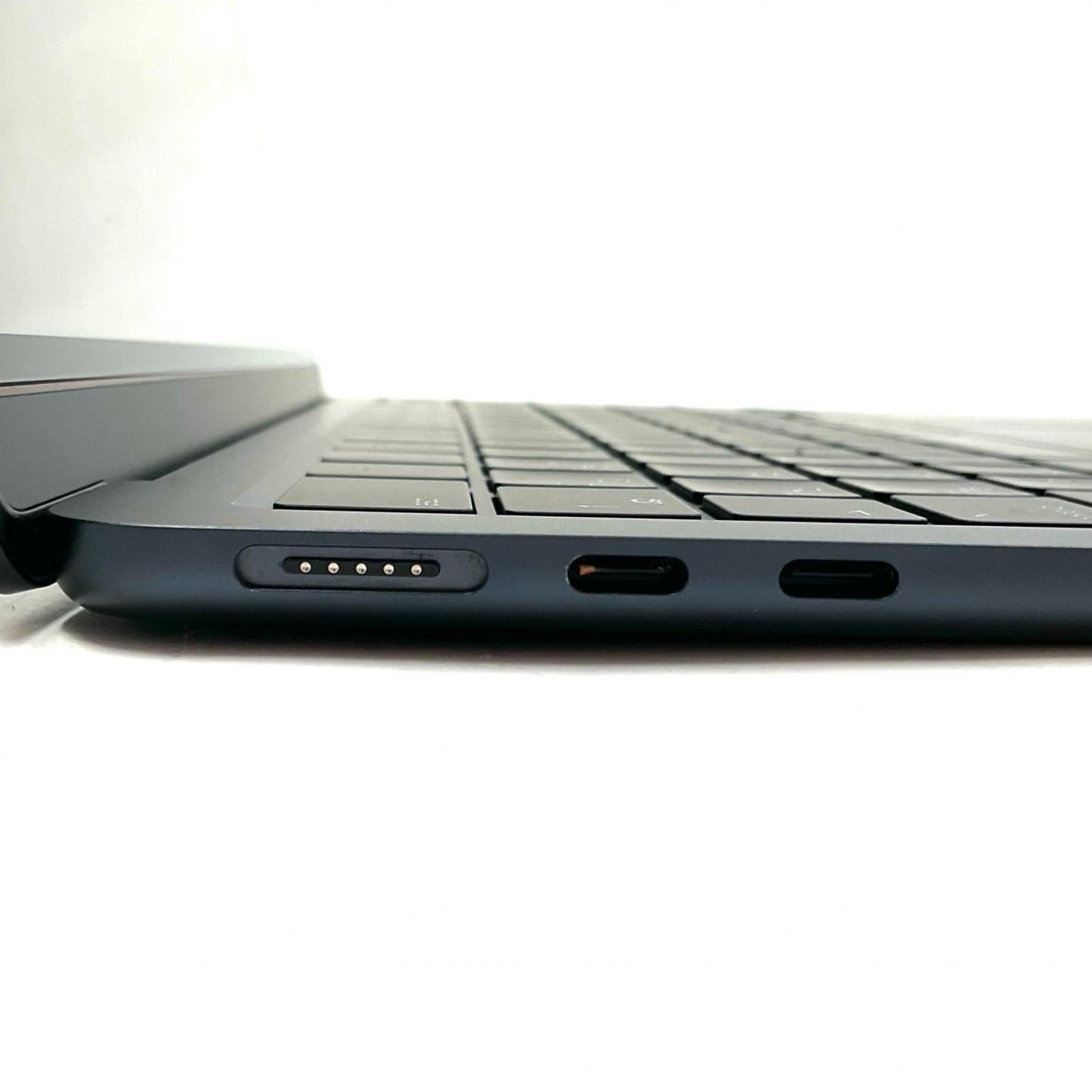 【全額返金保証】【最速発送】Apple MacBook Air 13インチ 2022 Apple M2 8GB 512GB ミッドナイト 100% 美品 動作確認済
