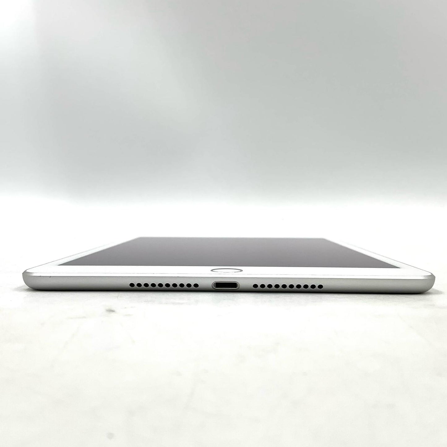 【全額返金保証】【最速発送】Apple iPad mini 7.9インチ 第5世代 64GB シルバー 美品 動作確認済