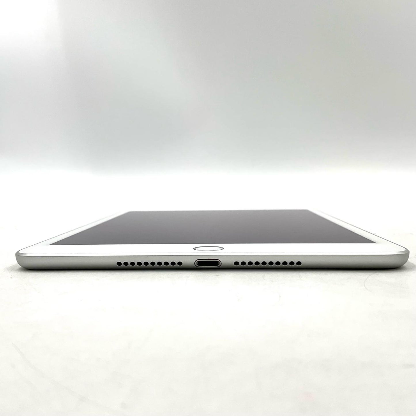 【全額返金保証】【最速発送】Apple iPad mini 7.9インチ 第5世代 64GB シルバー 動作確認済