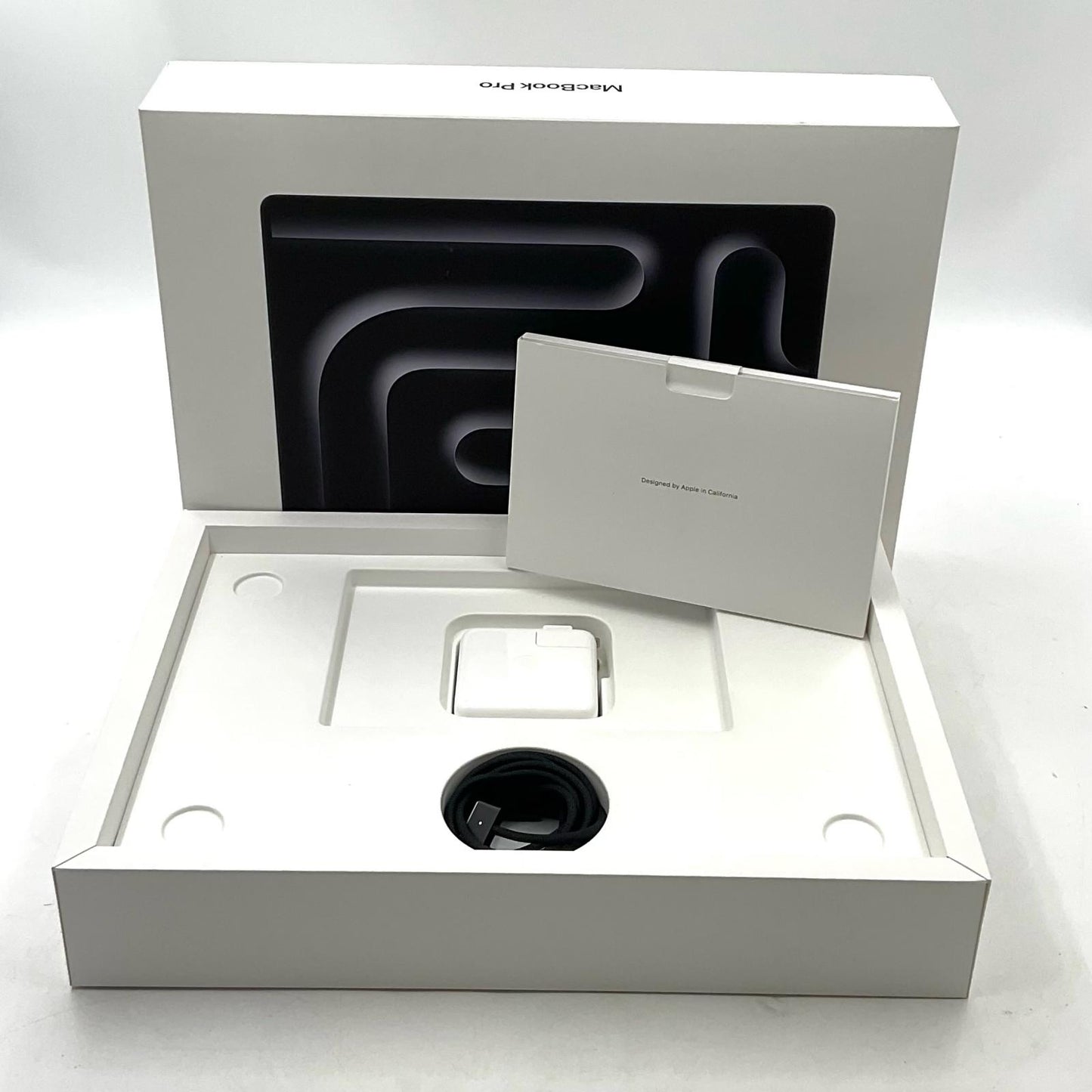 【全額返金保証】【最速発送】Apple MacBook Pro 14インチ 2025 M5 10コア 16GB 512GB スペースブラック 美品 動作確認済