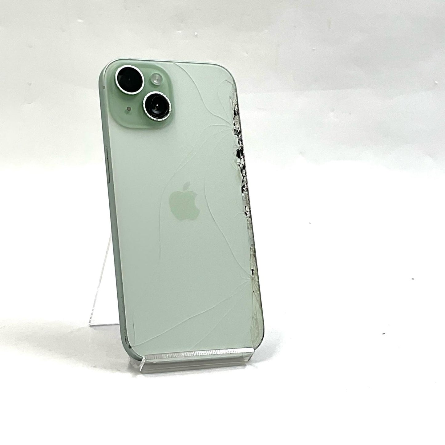 【最速発送】Apple iPhone iPhone 15 128GB グリーン au 白ロム【難有】 82%