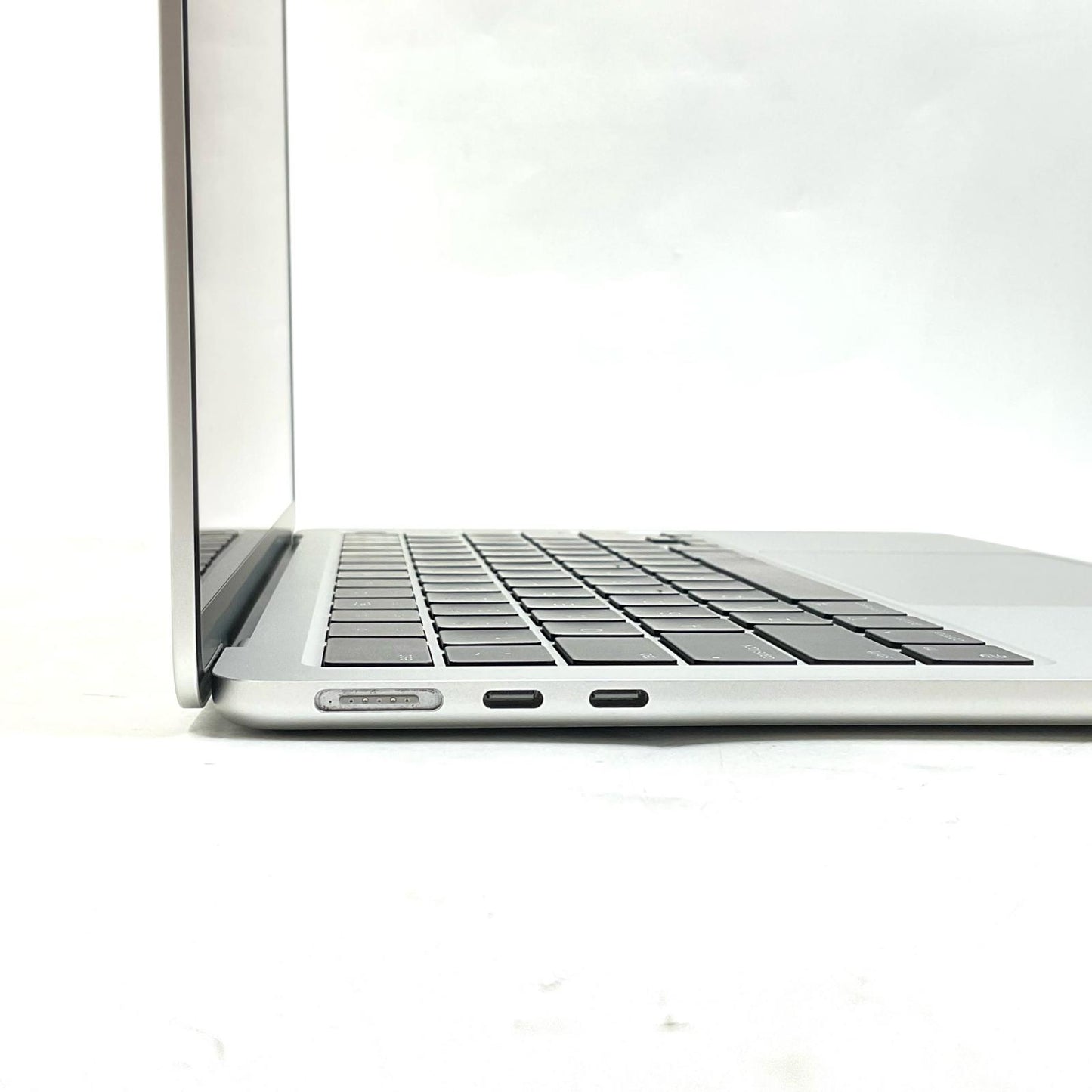 【全額返金保証】【最速発送】Apple MacBook Air 13インチ 2022 Apple M2 16GB 512GB シルバー 87% 美品 動作確認済