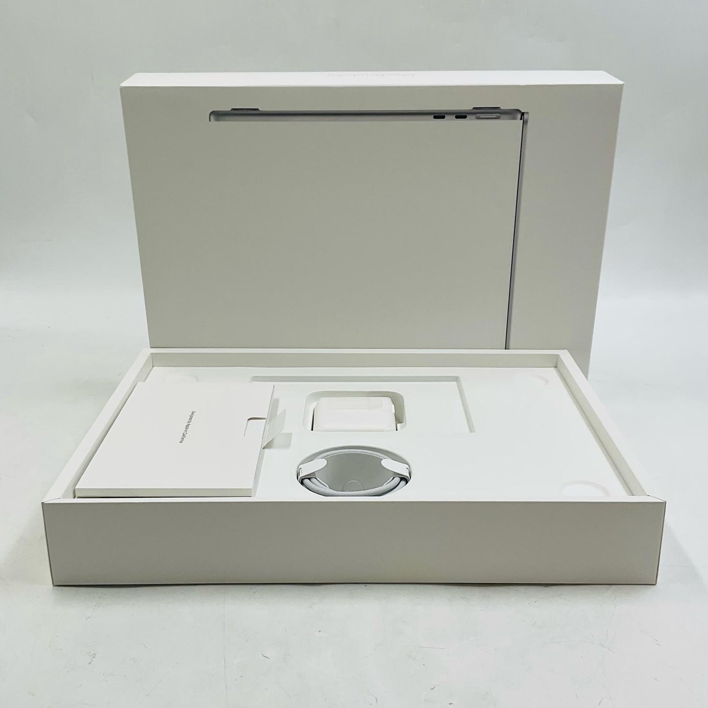 【全額返金保証】【最速発送】Apple MacBook Air 13インチ 2022 Apple M2 16GB 512GB シルバー 87% 美品 動作確認済