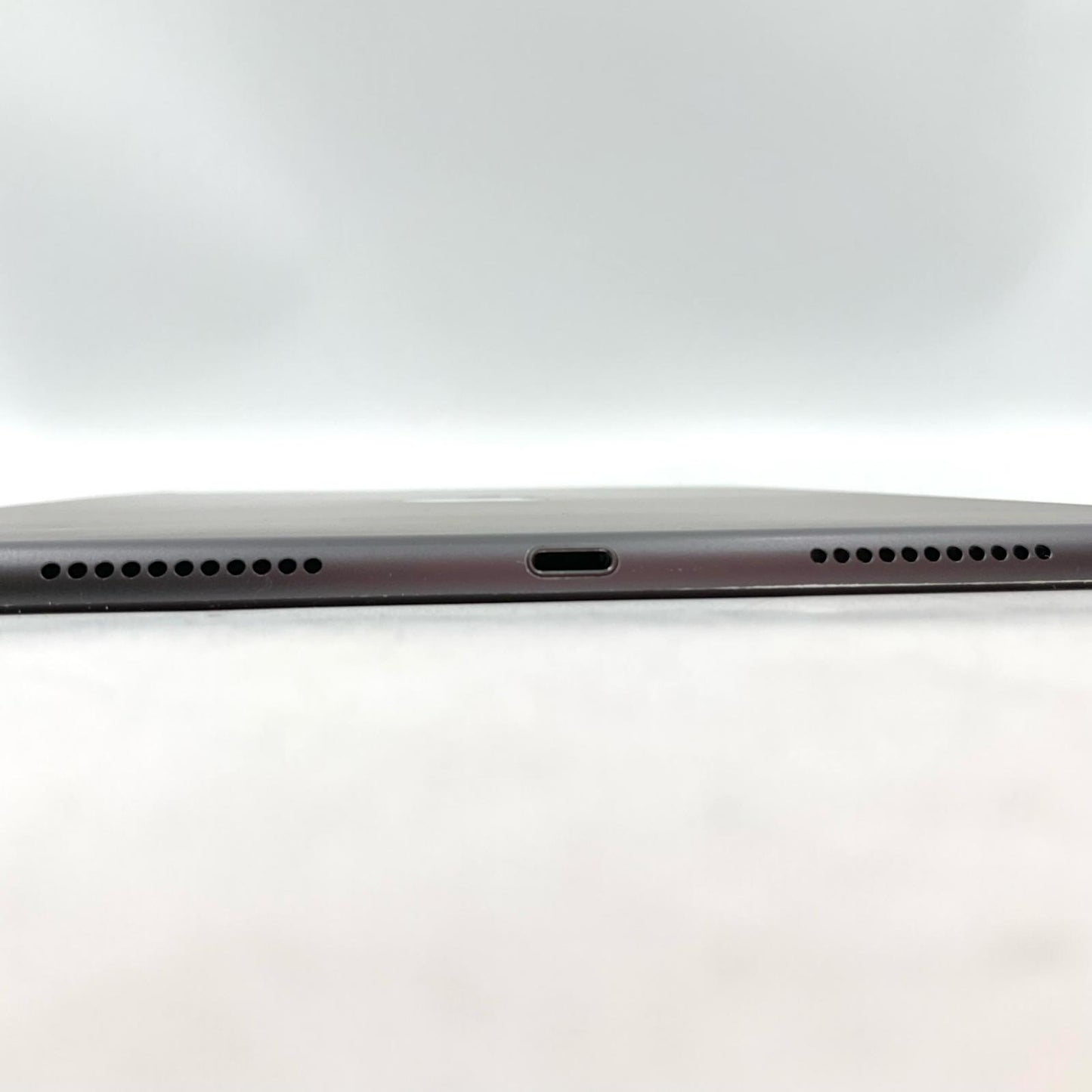 【最速発送】Apple iPad Air 10.5インチ 第3世代 256GB スペースグレイ WiFi+Cellular SIMフリー 白ロム【難有】