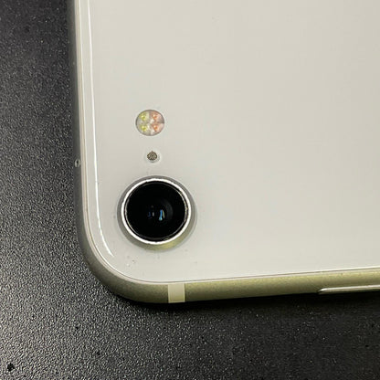 【全額返金保証】【最速発送】Apple iPhone iPhone SE（第2世代） 64GB ホワイト au 白ロム 動作確認済 76%