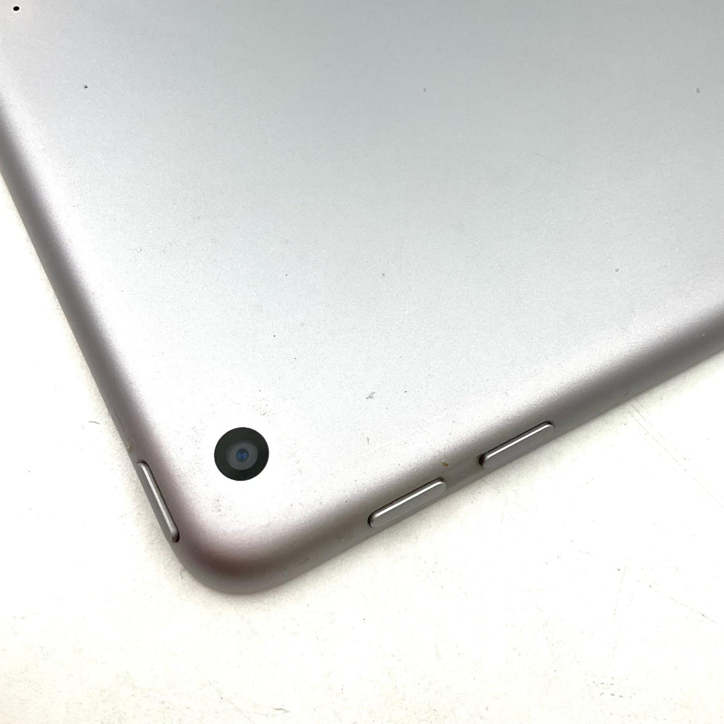 【全額返金保証】【最速発送】Apple iPad iPad 9.7インチ 第6世代 32GB スペースグレイ Wi-Fi 動作確認済