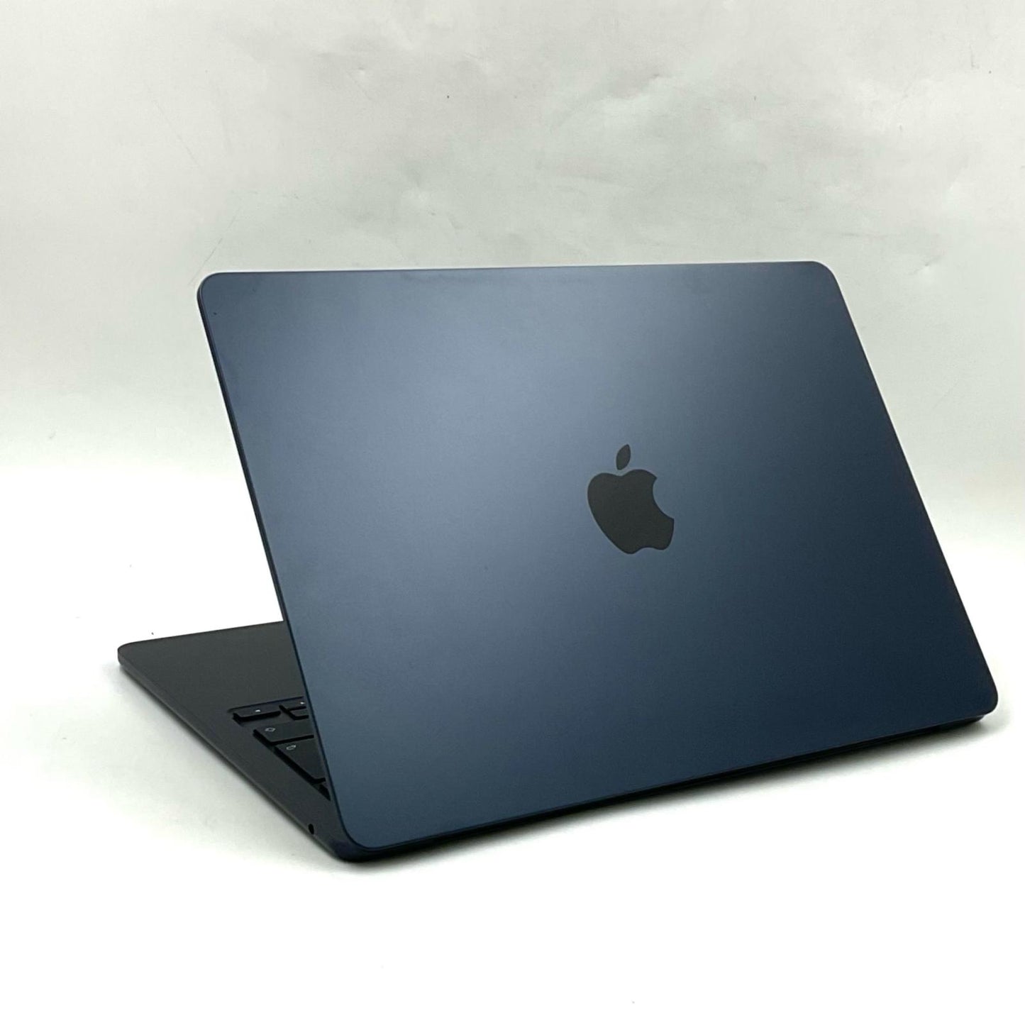 【全額返金保証】【最速発送】Apple MacBook Air 13.6インチ 2022 Apple M2 8GB 256GB ミッドナイト 95.9% 美品 動作確認済
