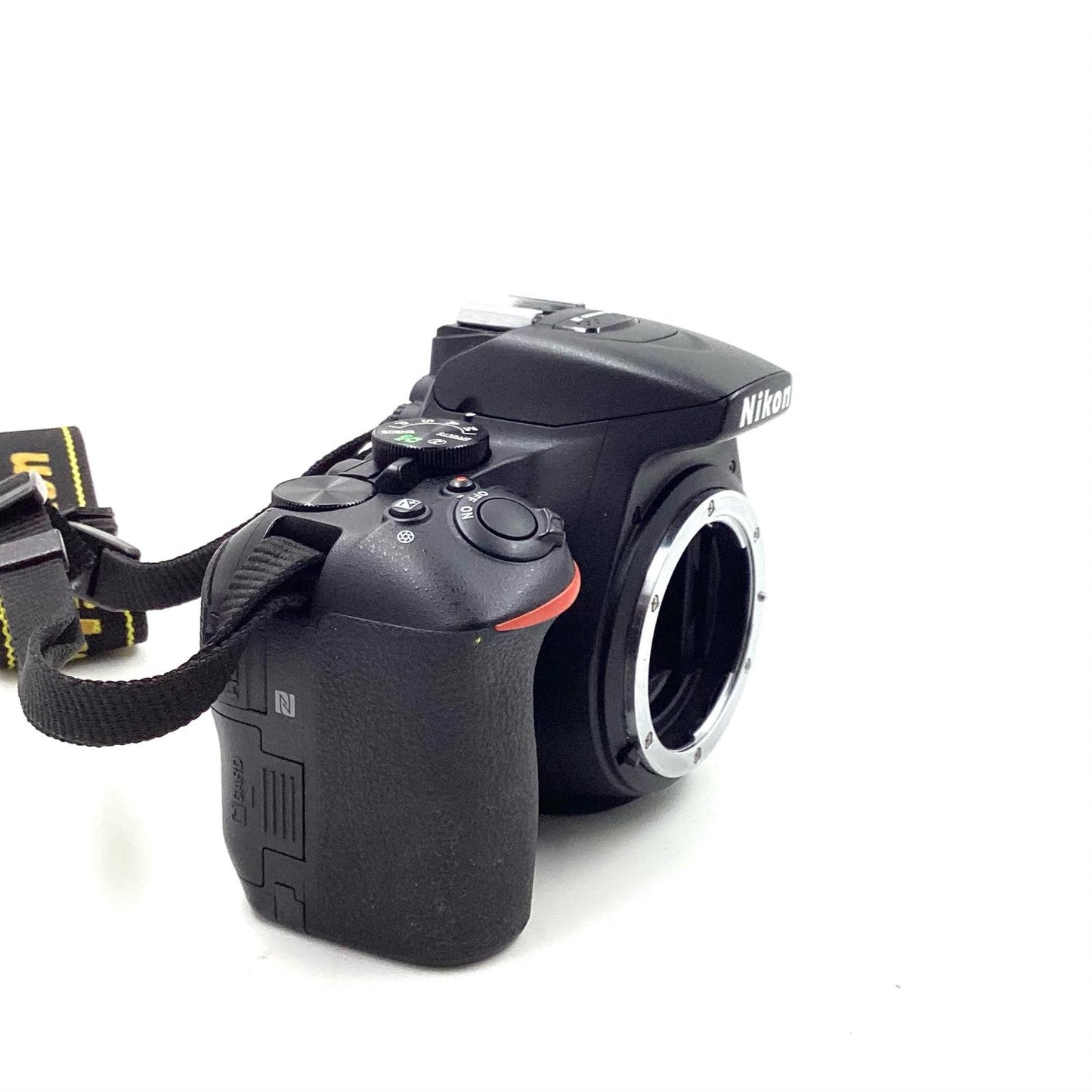 【全額返金保証】【最速発送】Nikon デジタル一眼 D5600 ボディ ブラック 美品 動作確認済