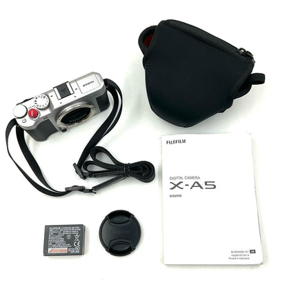 【全額返金保証】【最速発送】FUJIFILM デジタル一眼 X-A5 レンズキット [シルバー] 美品 動作確認済