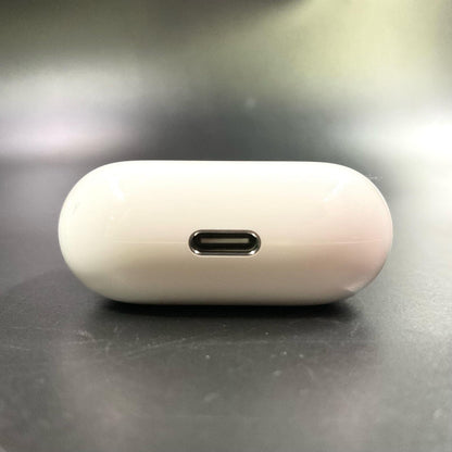 【全額返金保証】【最速発送】Apple AirPods 4 MXP63J/A 美品 動作確認済