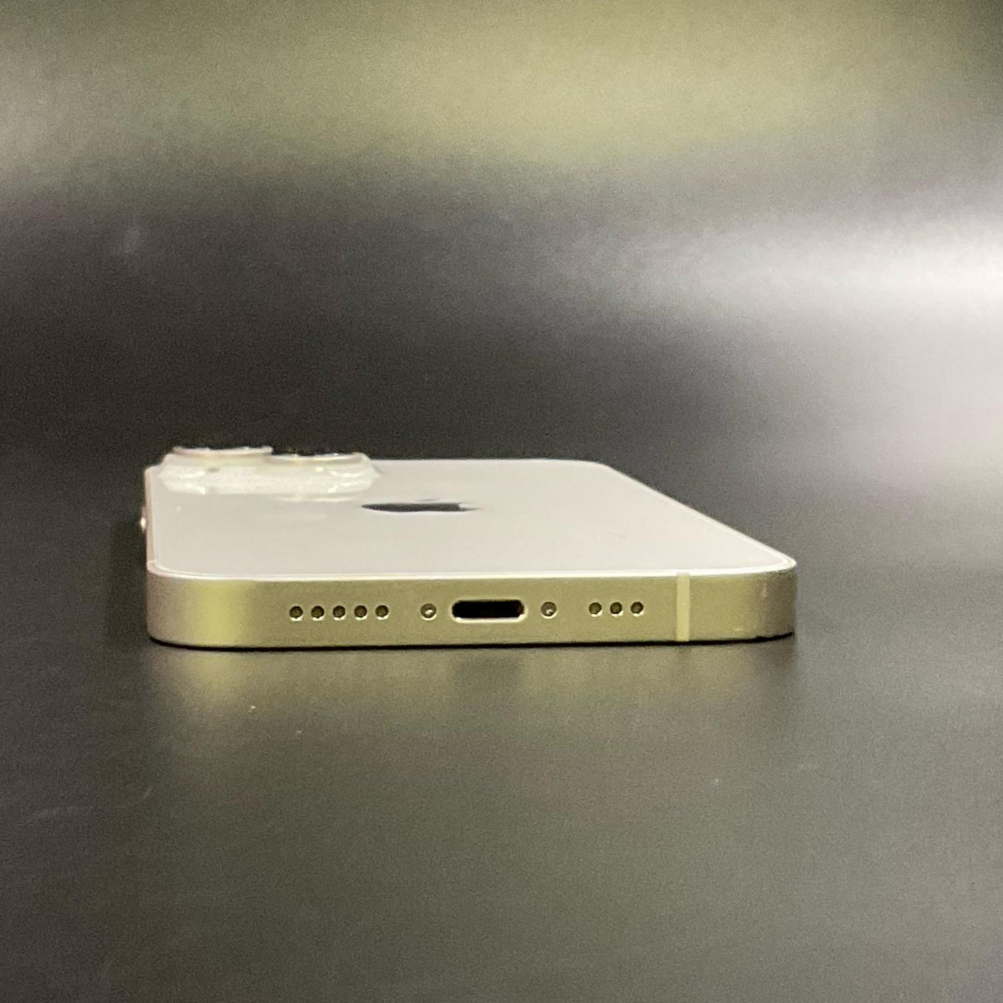 【全額返金保証】【最速発送】Apple iPhone iPhone 14 256GB スターライト au 白ロム 動作確認済 81%