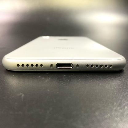 【全額返金保証】【最速発送】Apple iPhone iPhone 8 64GB ホワイト au SIMフリー 白ロム 動作確認済 69%