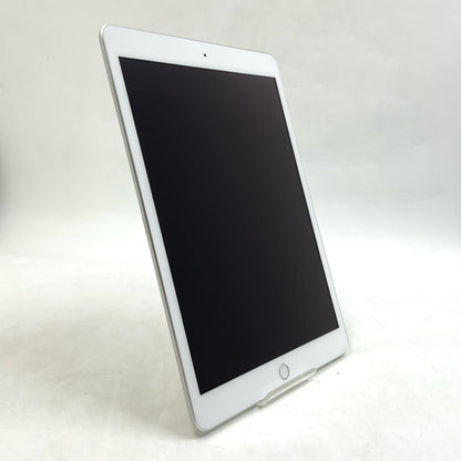 【全額返金保証】【最速発送】Apple iPad iPad 10.2インチ 第8世代 32GB シルバー Wi-Fi 美品 動作確認済