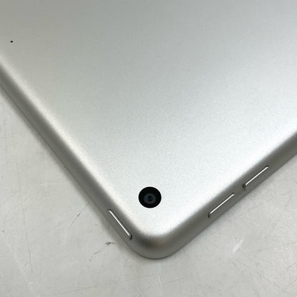 【全額返金保証】【最速発送】Apple iPad iPad 10.2インチ 第8世代 32GB シルバー Wi-Fi 美品 動作確認済