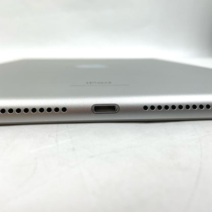 【全額返金保証】【最速発送】Apple iPad iPad 10.2インチ 第8世代 32GB シルバー Wi-Fi 美品 動作確認済