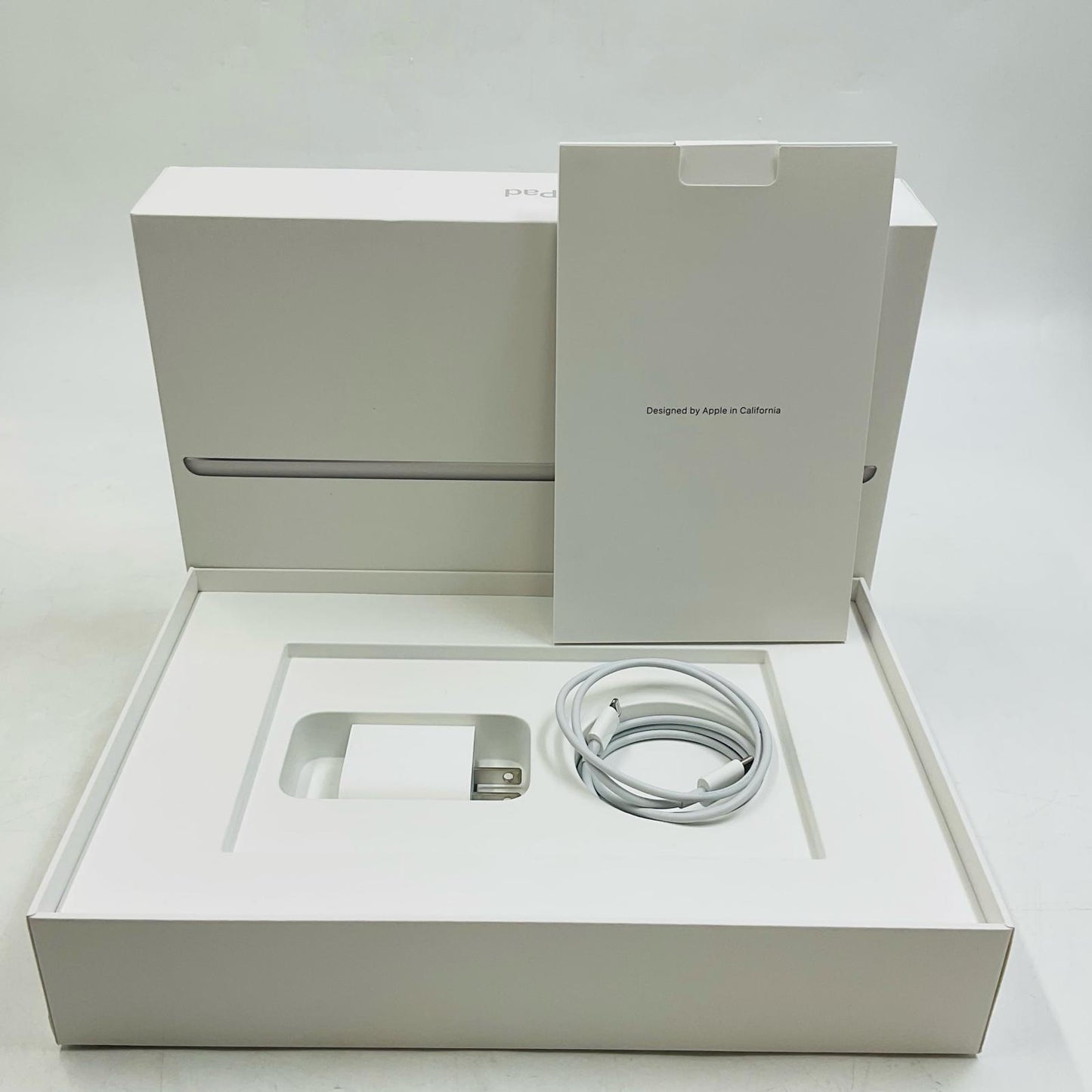 【全額返金保証】【最速発送】Apple iPad iPad 10.2インチ 第8世代 32GB シルバー Wi-Fi 美品 動作確認済