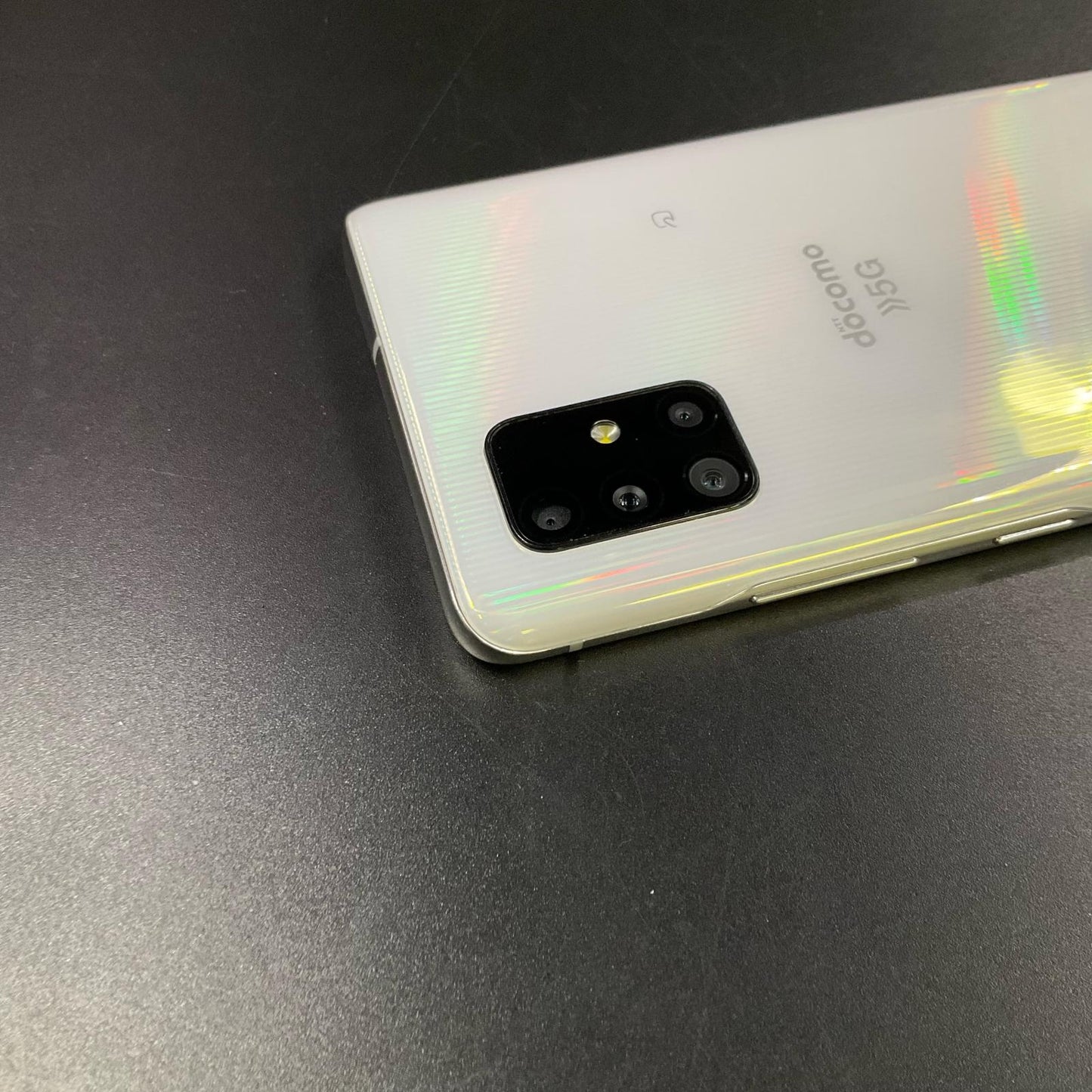 【全額返金保証】【最速発送】SAMSUNG Galaxy A51 5G 128GB docomo SC-54A 白ロム 美品 動作確認済