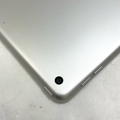 【最速発送】Apple iPad iPad 10.2インチ 第9世代 64GB シルバー Wi-Fi【難有】
