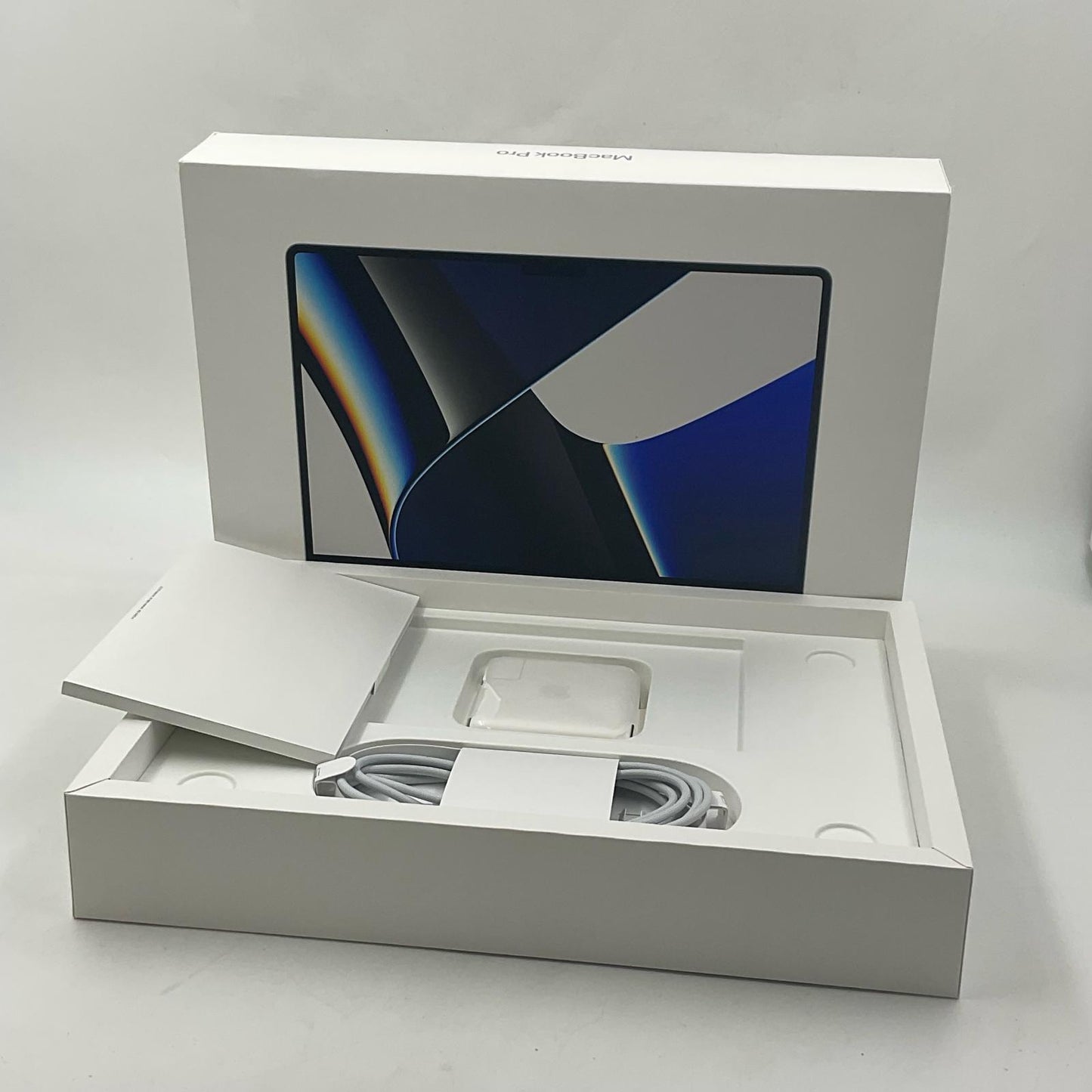 【全額返金保証】【最速発送】Apple MacBook Pro 14インチ 2021 Apple M1 Pro 16GB 512GB シルバー 100% 美品 動作確認済