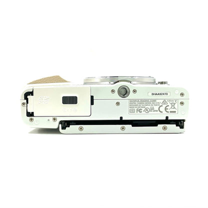 【全額返金保証】【最速発送】OLYMPUS デジタル一眼 PEN Lite E-PL7 ボディ ホワイト 美品 動作確認済