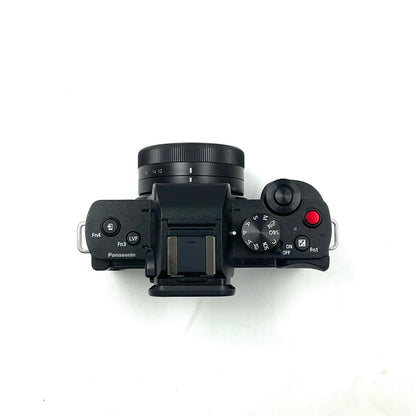 【全額返金保証】【最速発送】Panasonic デジタル一眼 LUMIX DC-G100V 標準ズームレンズキット(トライポッドグリップ付き) ブラック 美品 動作確認済
