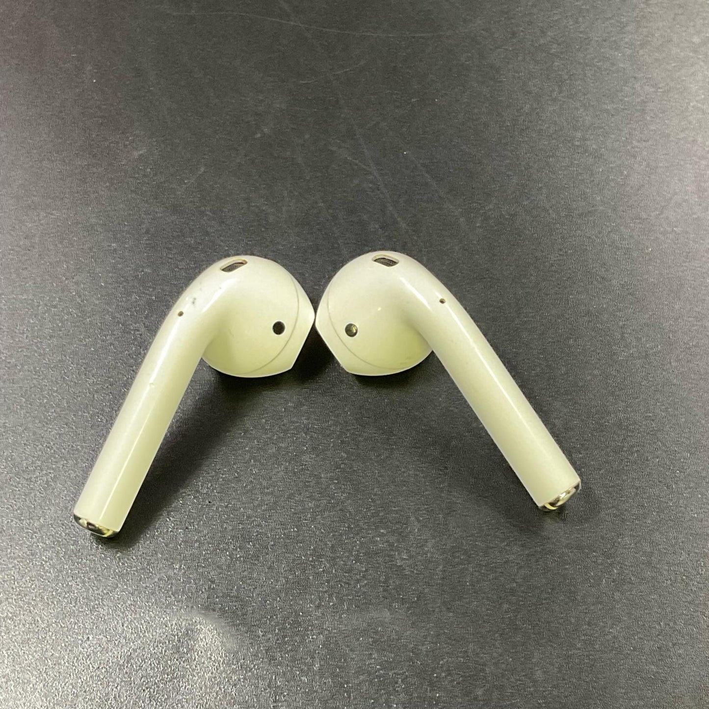 【全額返金保証】【最速発送】Apple AirPods 2 美品 動作確認済