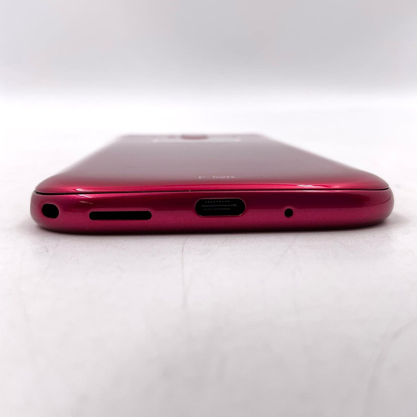 【全額返金保証】【最速発送】FCNT社 ラクラクスマートフォン 64GB ピンク docomo F-52B 白ロム 動作確認済