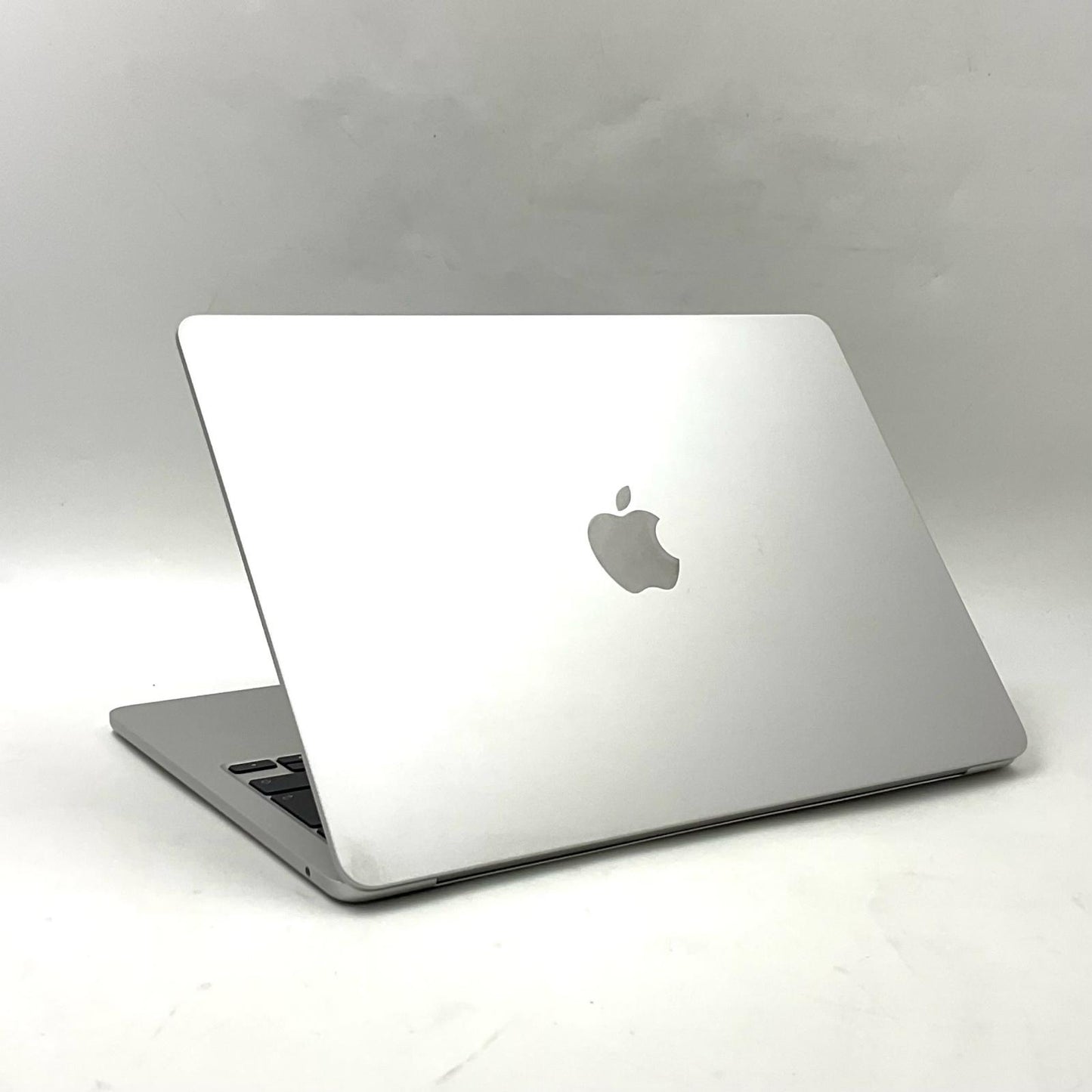 【全額返金保証】【最速発送】Apple MacBook Air 13インチ 2022 Apple M2 16GB 256GB シルバー 99% 美品 動作確認済