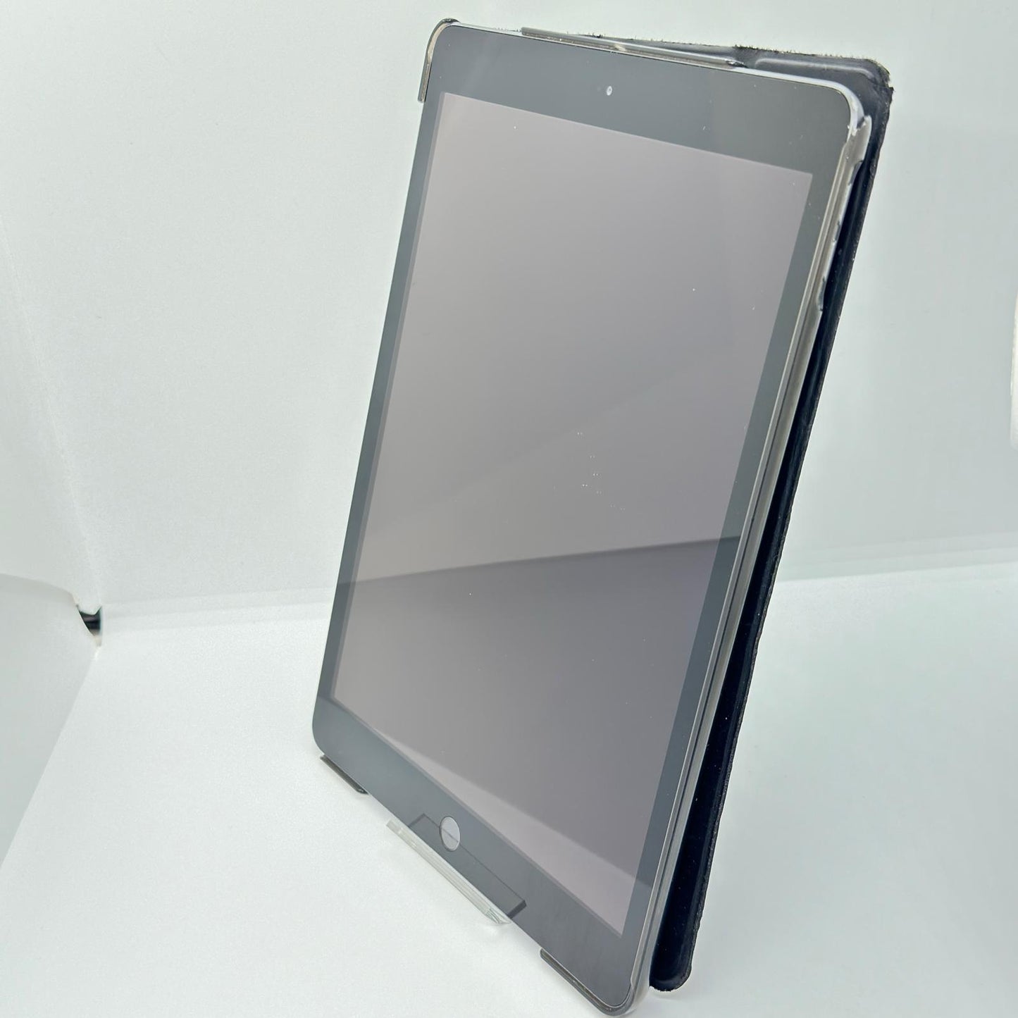 【全額返金保証】【最速発送】Apple iPad iPad 10.2インチ 第8世代 32GB スペースグレイ Wi-Fi 美品 動作確認済