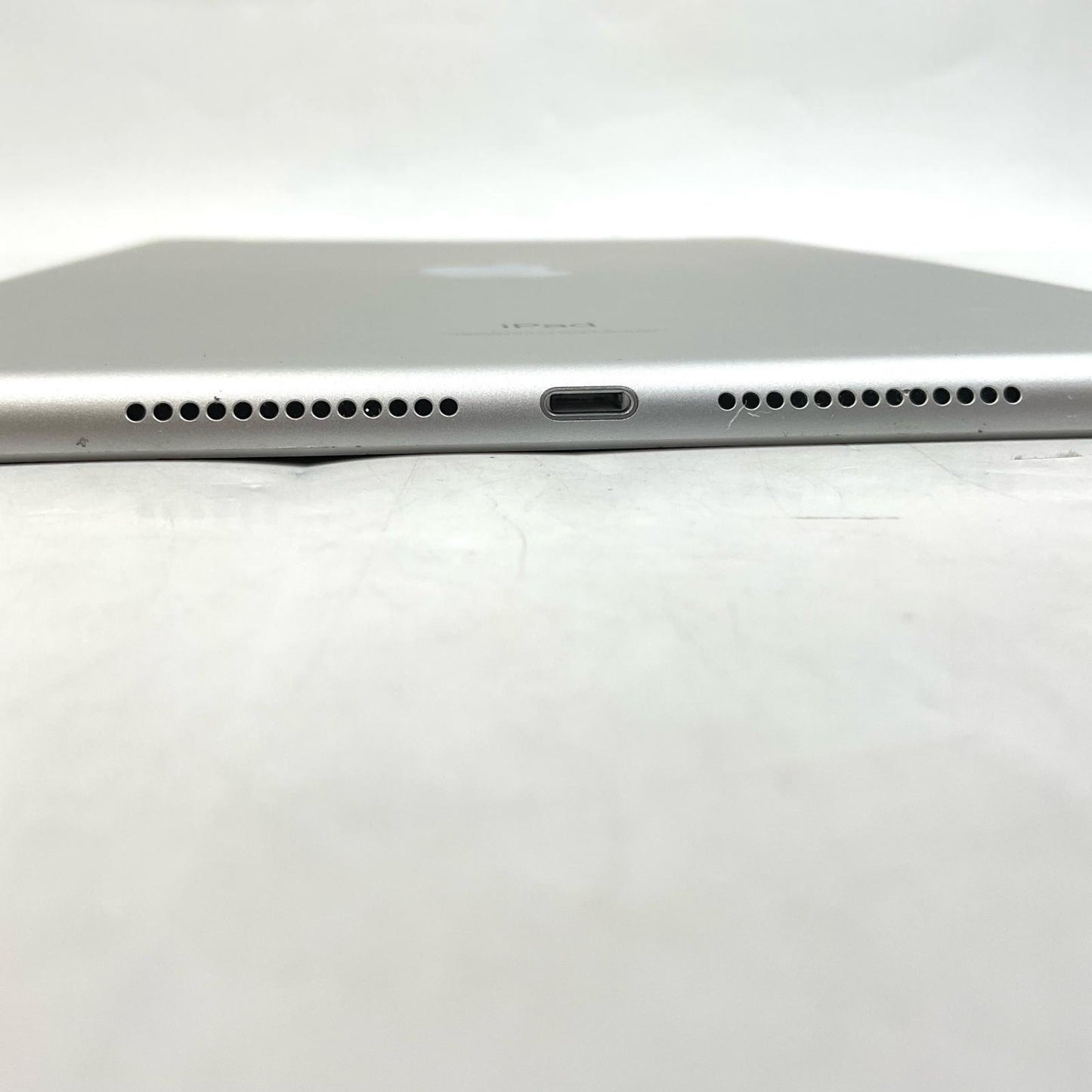 【全額返金保証】【最速発送】Apple iPad iPad 10.2インチ 第9世代 64GB シルバー WiFi+Cellular Softbank 白ロム 美品 動作確認済