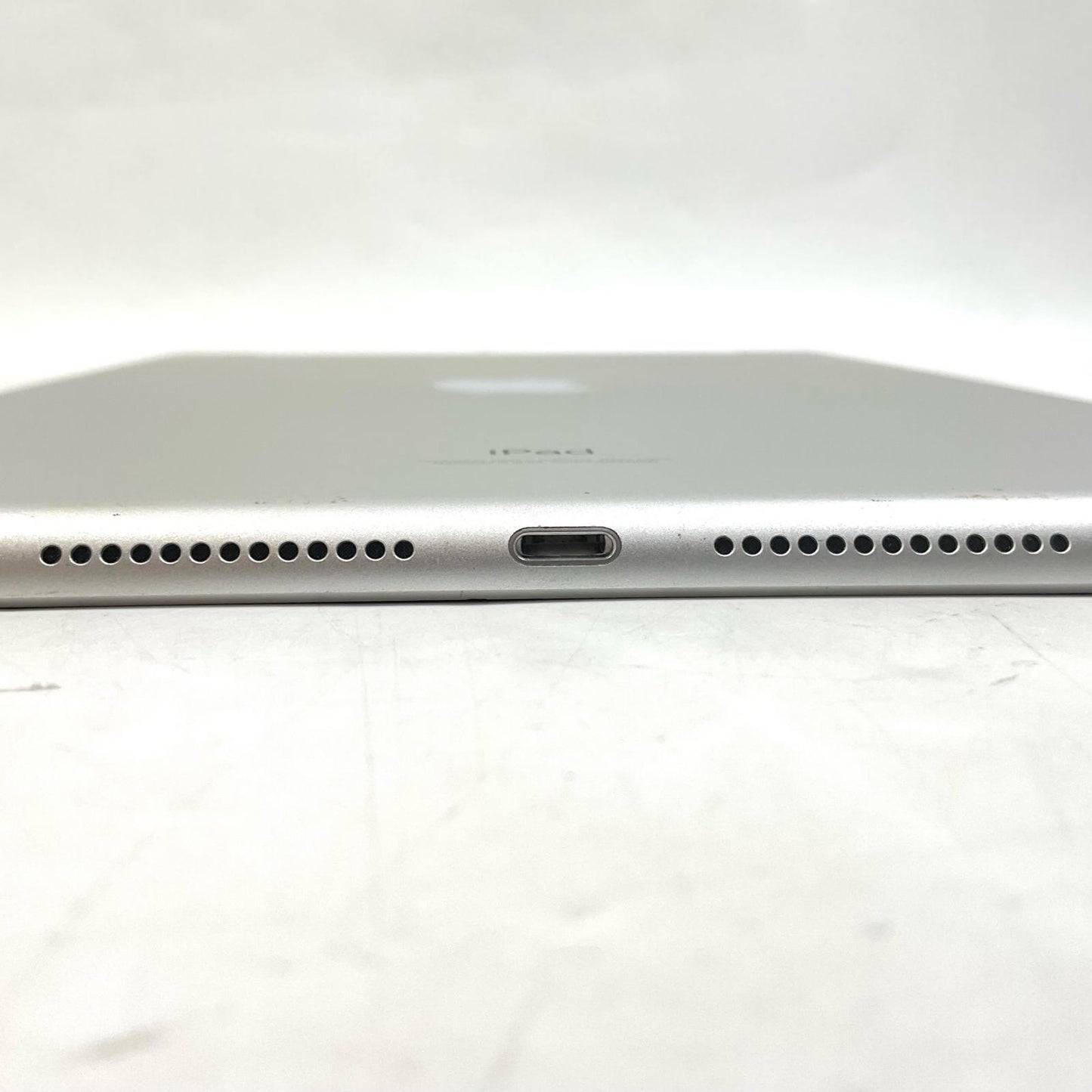【全額返金保証】【最速発送】Apple iPad iPad 10.2インチ 第9世代 64GB シルバー WiFi+Cellular Softbank 白ロム 美品 動作確認済