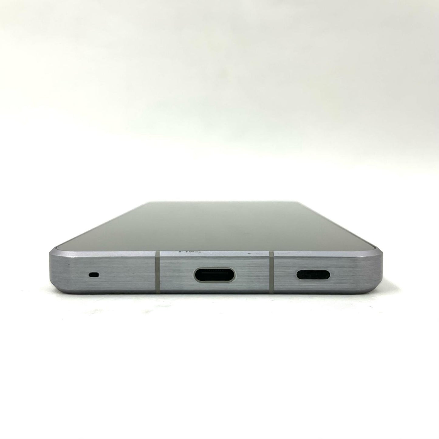 【全額返金保証】【最速発送】SHARP AQUOS R7 256GB Silver Softbank SIMフリー A202SH 白ロム 美品 動作確認済