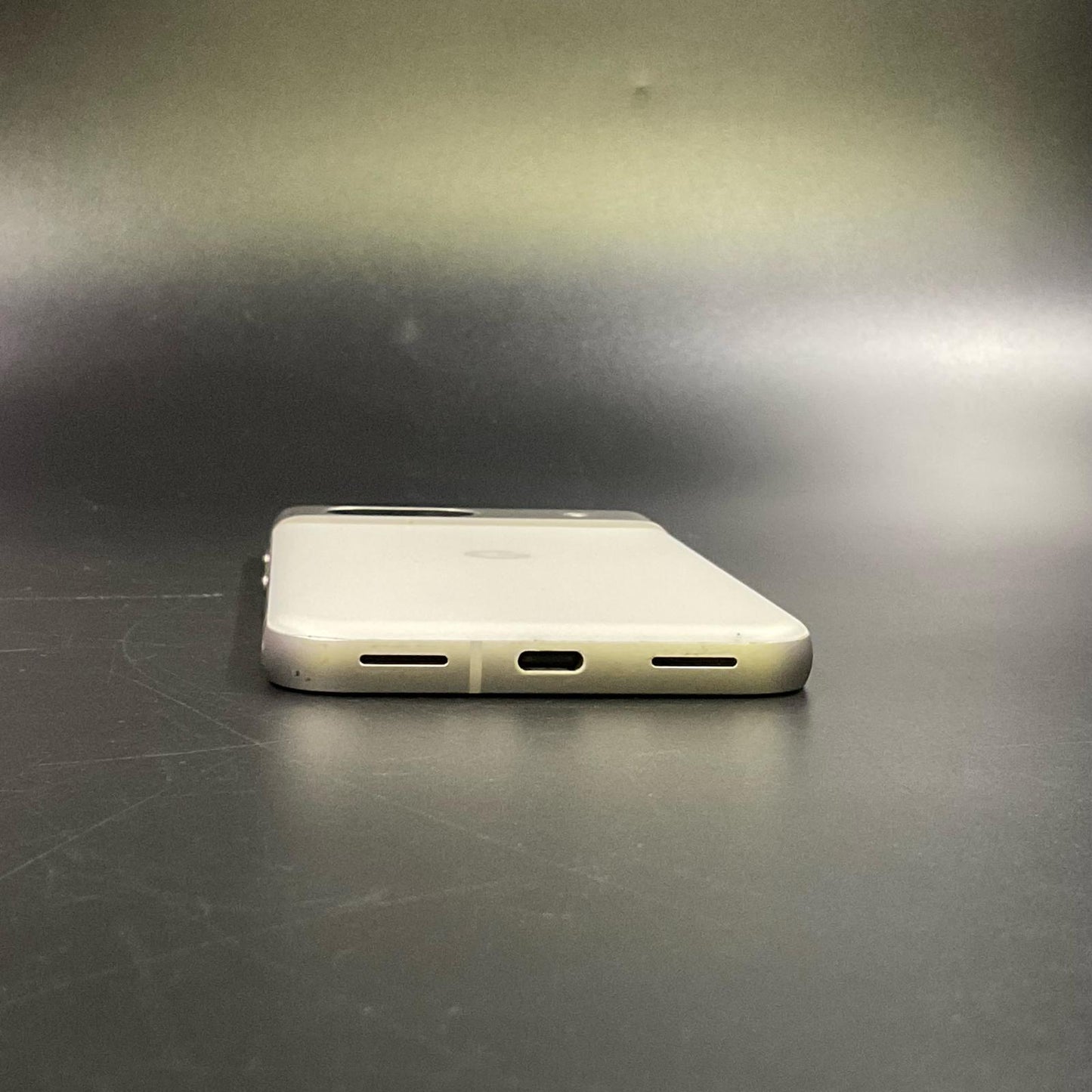 【最速発送】 Google Pixel 8a 128GB ホワイト系 au SIMフリー Pixel 8a 白ロム【難有】