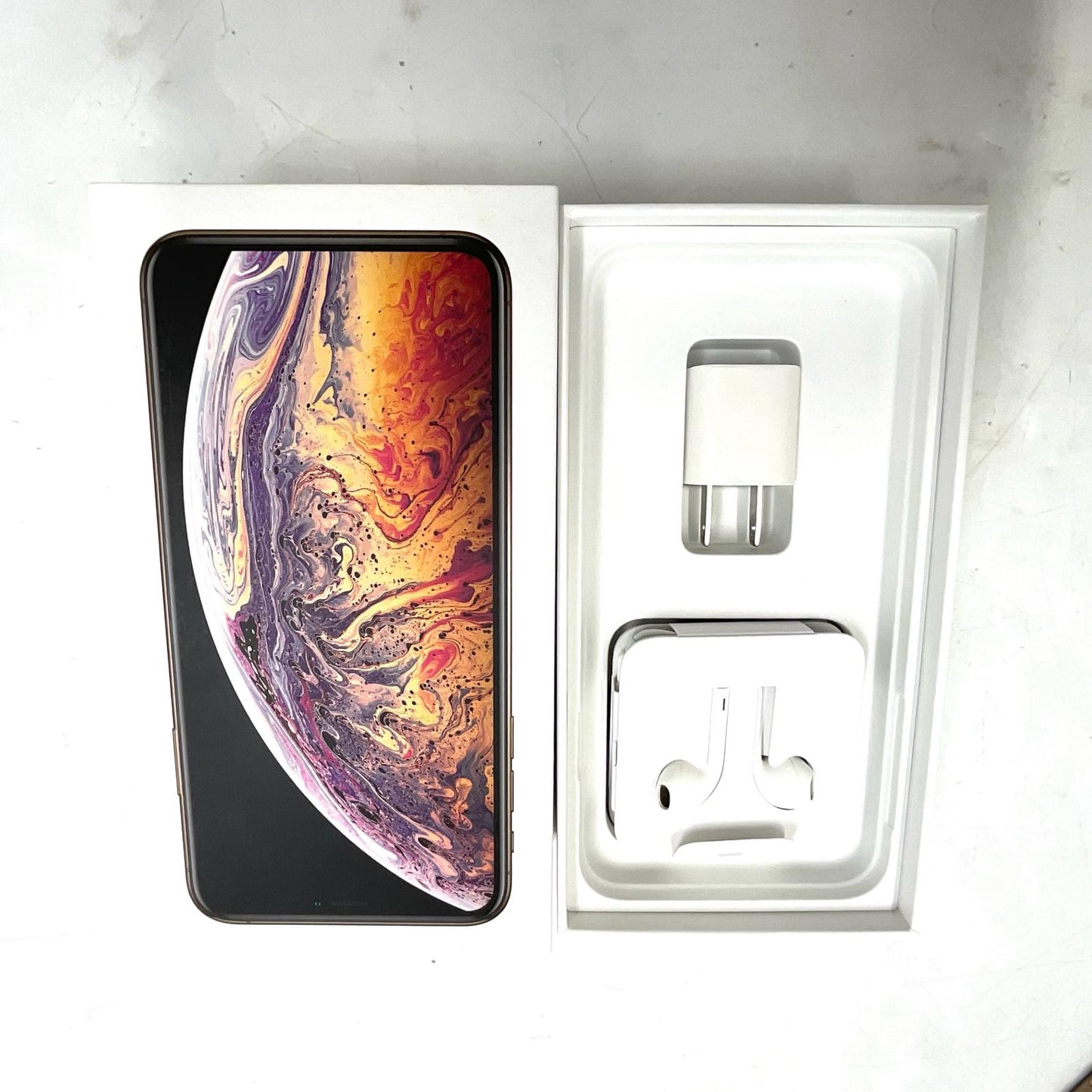 【全額返金保証】【最速発送】Apple iPhone iPhone XS Max 64GB docomo SIMフリー 白ロム 美品 動作確認済 87%