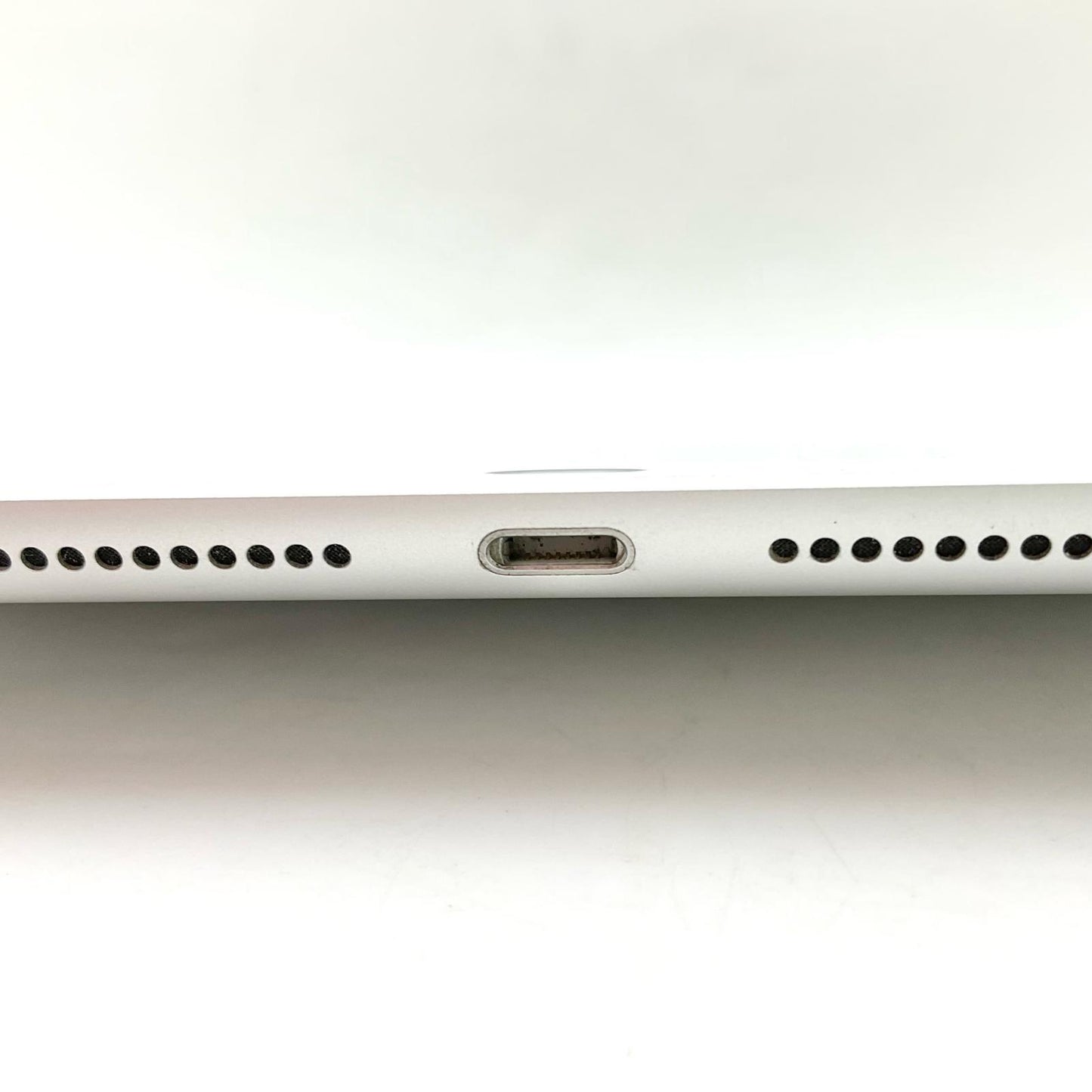 【全額返金保証】【最速発送】Apple iPad iPad 10.2インチ 第7世代 128GB シルバー Wi-Fi 美品 動作確認済
