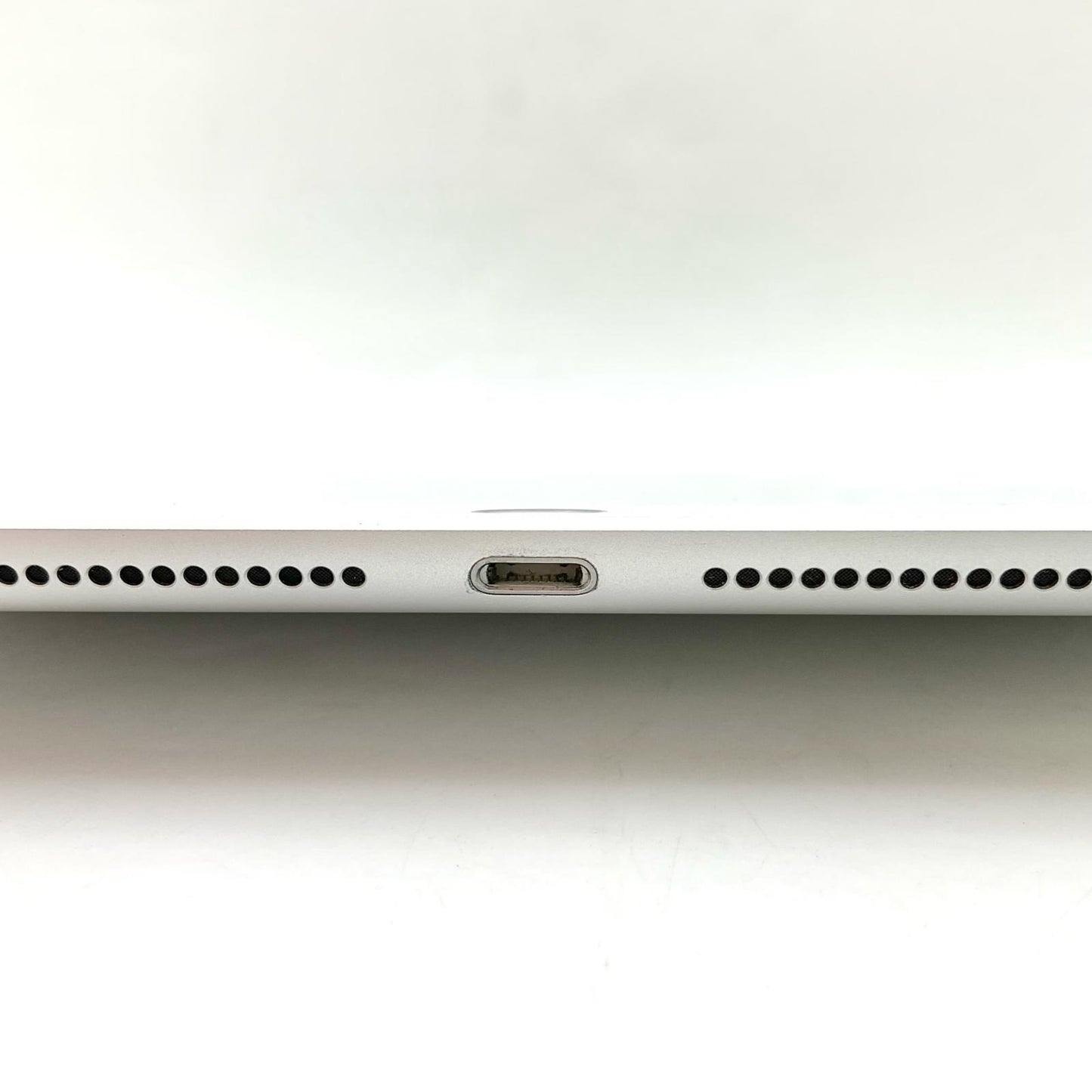 【全額返金保証】【最速発送】Apple iPad iPad 10.2インチ 第7世代 128GB シルバー Wi-Fi 美品 動作確認済