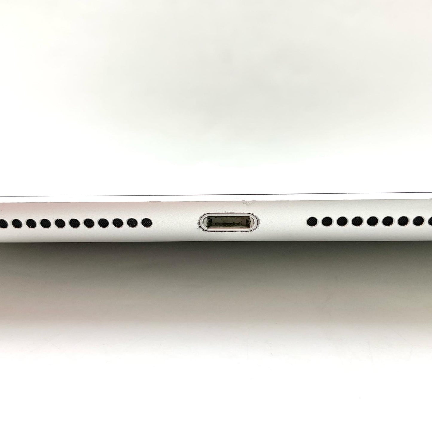 【全額返金保証】【最速発送】Apple iPad iPad 10.2インチ 第9世代 64GB シルバー Wi-Fi 動作確認済