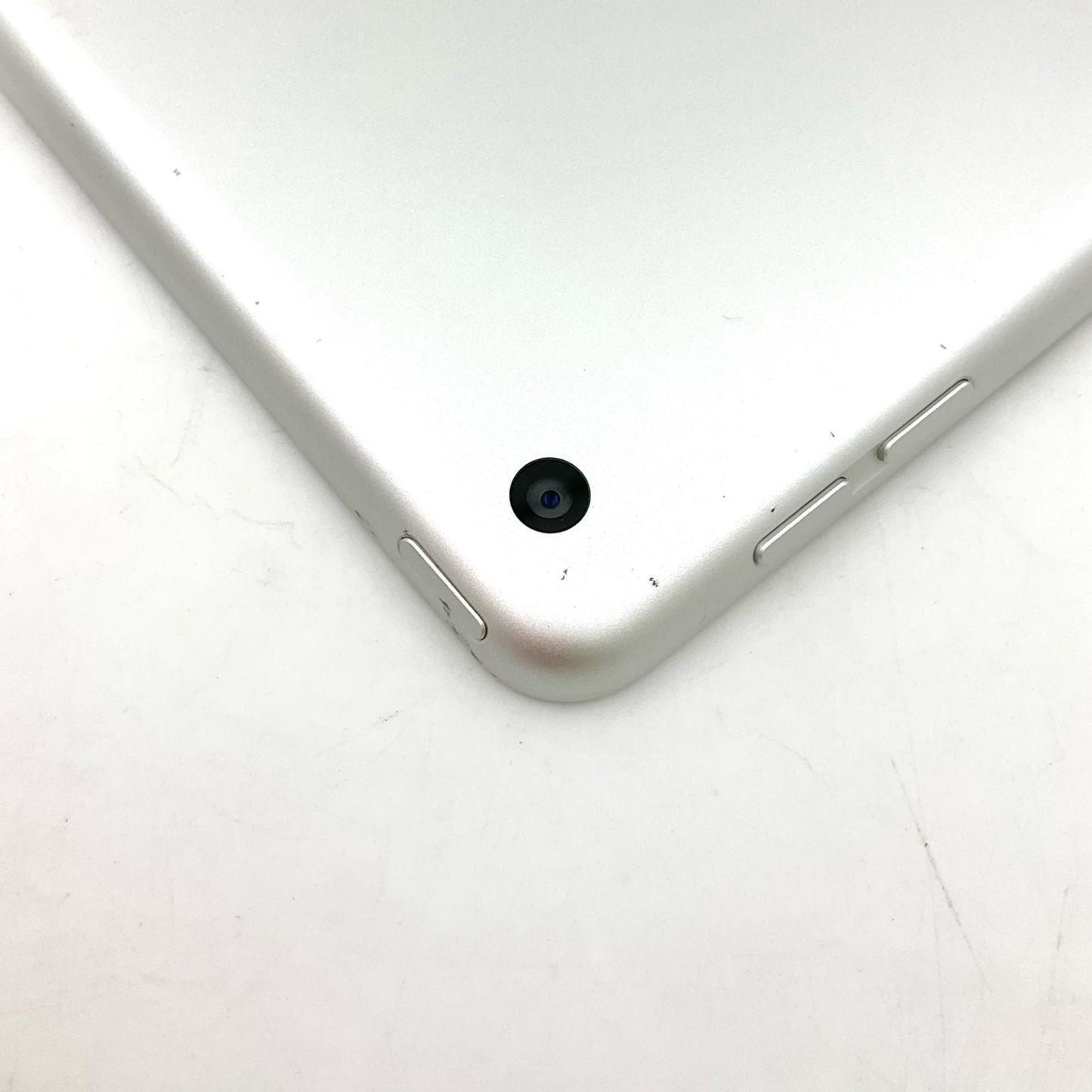 【最速発送】Apple iPad iPad 10.2インチ 第9世代 64GB シルバー Wi-Fi【難有】